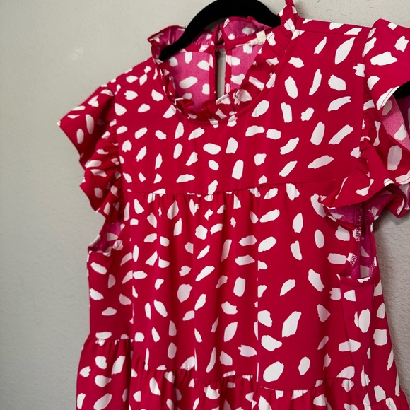 JodifL Pink and White Ruffle/Puff Sleeve - Picture 2 of 6